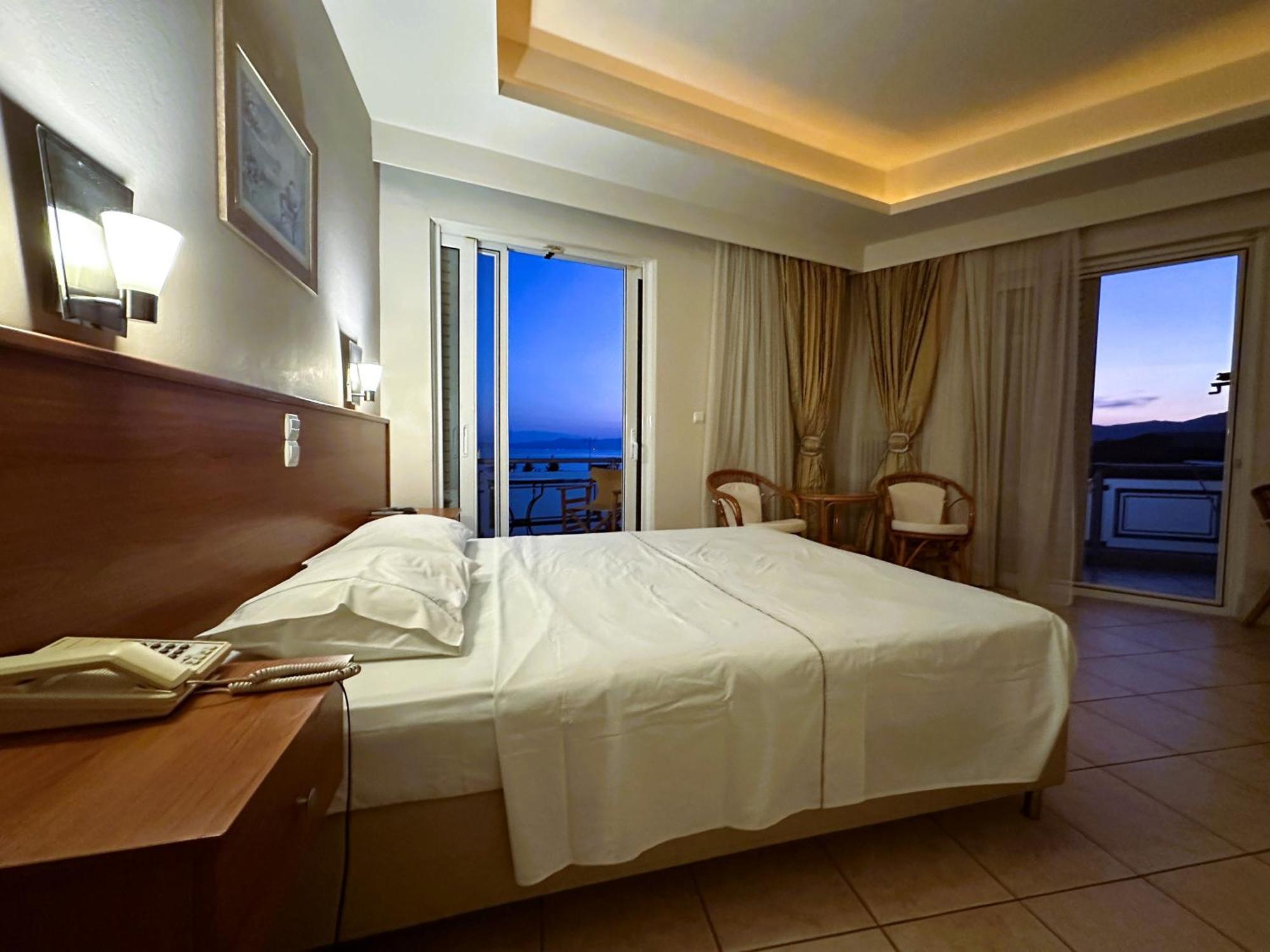 Souris Hotel Roviész Kültér fotó